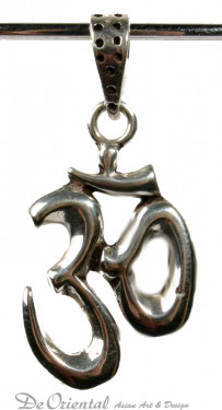 Hanger zilver "Om"