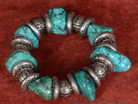 Armband met turquoise natuurstenen
