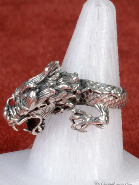 Gedetailleerde ring met Chinese draak 925