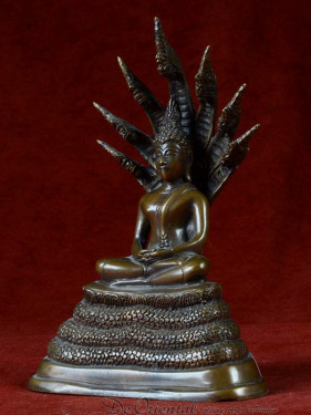 Bronzen Boeddha met Naga. Boeddha voor zaterdag