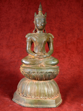 Zittende bronzen meditatie-Boeddha in Chiang Saen