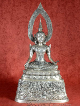 Groot beeld van een Konings Boeddha Bangkokstijl