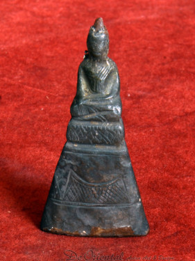 Antiek altaarbeeldje met Boeddha en zilverfolie