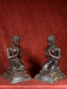 Set van monniken - adoranten gepatineerd brons 45cm