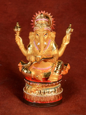 Rijkelijk Gedetailleerd Gouden Ganesha Beeldje met Veda in Polyresin