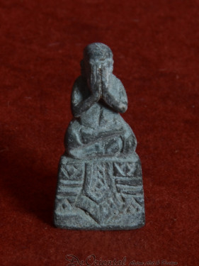 Phra Pidta hoog voetstuk – LP Eiam Wat Nang Bangkok