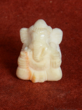 Ganesha miniatuur handgesneden versteend hout Thailand