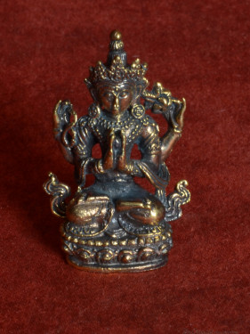 Chenrezig – Vierarmige Avalokiteshvara in miniatuurvorm