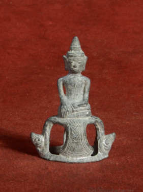 Klein spelter Antiek Boeddhabeeldje – Lanna naga-troon