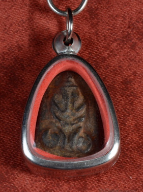 Phra Pidta Luang Pu Tim Wat Lahan Rai amulet