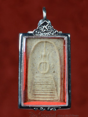 Phra Somdej Keschaiyo amulet met Boeddha