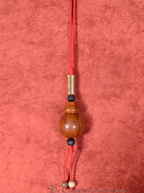 Thaise auto hanger met kalebas amulet met yantra inscripties