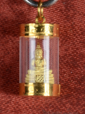 Luang Pho Sothon mini amulet – 18K goud capsule