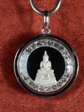 Zilveren Donderdag Boeddha Hanger met Yant & Kristal
