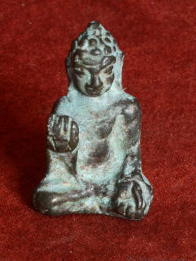 Antiek Dvaravati Boeddhabeeld, bronzen zegenhouding
