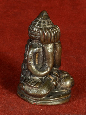 Phra Pidta - Boeddha met gesloten ogen brons