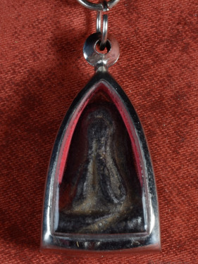 Phra Pidta amulet door LP Pern