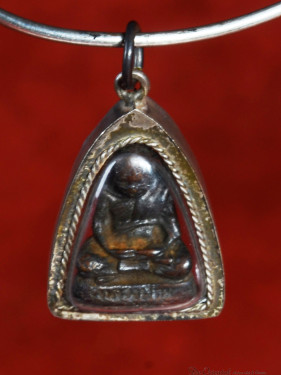 Mini Luang Pho Thuad amulet – gewijd door LP Chan