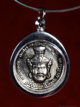 Phra Reushi Kaew amulet & Ganesha achterzijde