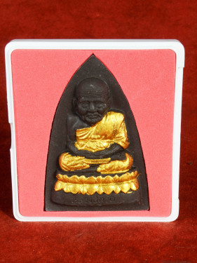 Phra Luang Pu Tuad in doos groot – Wat Chang Hai