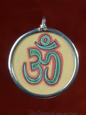 Hanger zilver met een handgeschilderd adbelding van Om