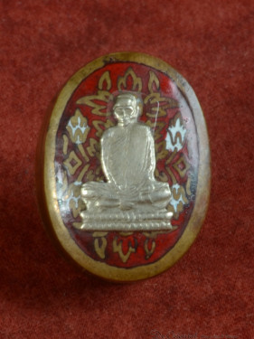 Boeddhistisch amulet bijenwasdoosje – LP Derm, Wat Nong Pho