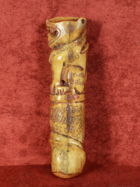 Magische Singha Palad Khik uit been met yantra’s