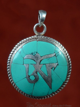 Hanger "Om" ingelegd met turkoois