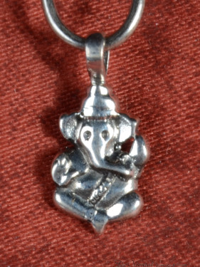 Mini Ganesha Hanger – 925 Zilver Boeddhistische Amulet