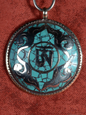 Dubbelzijdige Hanger Om Teken en Vajra Motief Verzilverd