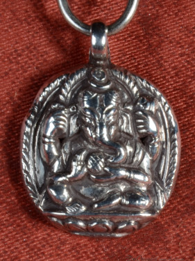 Hanger 925 zilver Ganesha met Tibetaanse inscriptie
