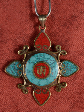 Tibetaanse hanger brons turquoise en koraal met mantra symbool