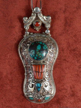 Tibetaanse hanger 925 zilver met turquoise en koraal