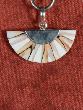 Hanger halve maan 925 zilver en schelpinleg