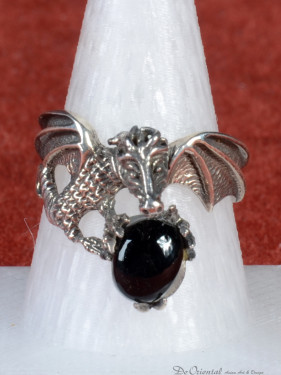 Zilveren draakring met zwarte onyx cabochon