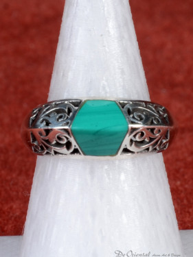 Fantasy ring handgemaakt en ingelegd met groene turkoois agaat 925