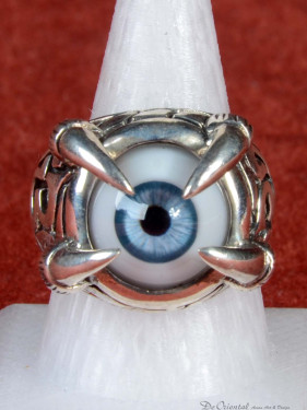 Zilveren draakklauw ring met licht blauw oog