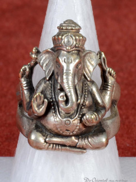 Verzilverde ring met afbeelding van Ganesha
