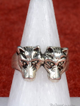 Biker Skull Ring met twee wolven koppen