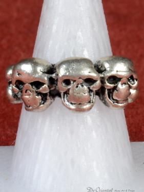 Biker Skull Ring met drie doodshoofden