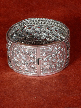 Zilveren Schakelarmband uit Noord-Thailand 