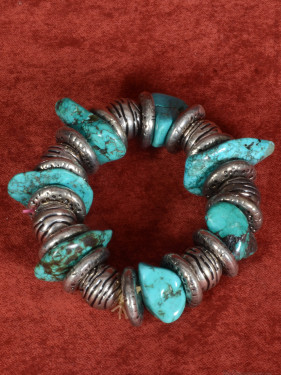 Armband met turquoise natuurstenen
