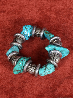 Armband met turquoise natuurstenen