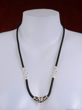 Thaise amulet ketting zwart met verzilverd