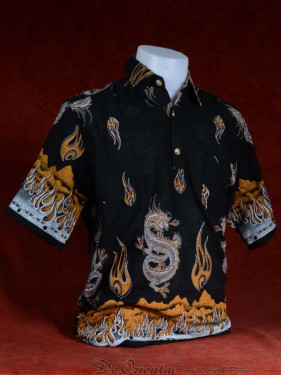 Tropenshirt met kraag sluiting en draken print zwart.