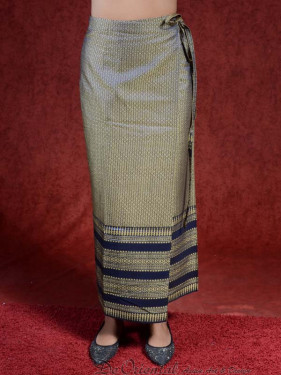 Traditionele Thaise satijnen omslagrok met gouddraad. donkerblauw