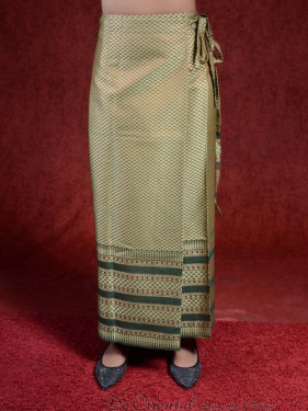 Traditionele Thaise satijnen omslagrok met gouddraad. Groen I