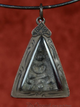Phra Wat Samplum amulet met Boeddha