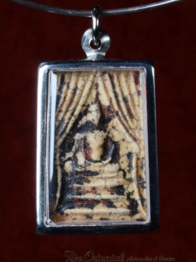 Phra Somdej Hweag Maan amulet met Boeddha
