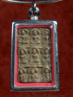 Phra Kham Pheng Harai Tat Kao amulet met Boeddha